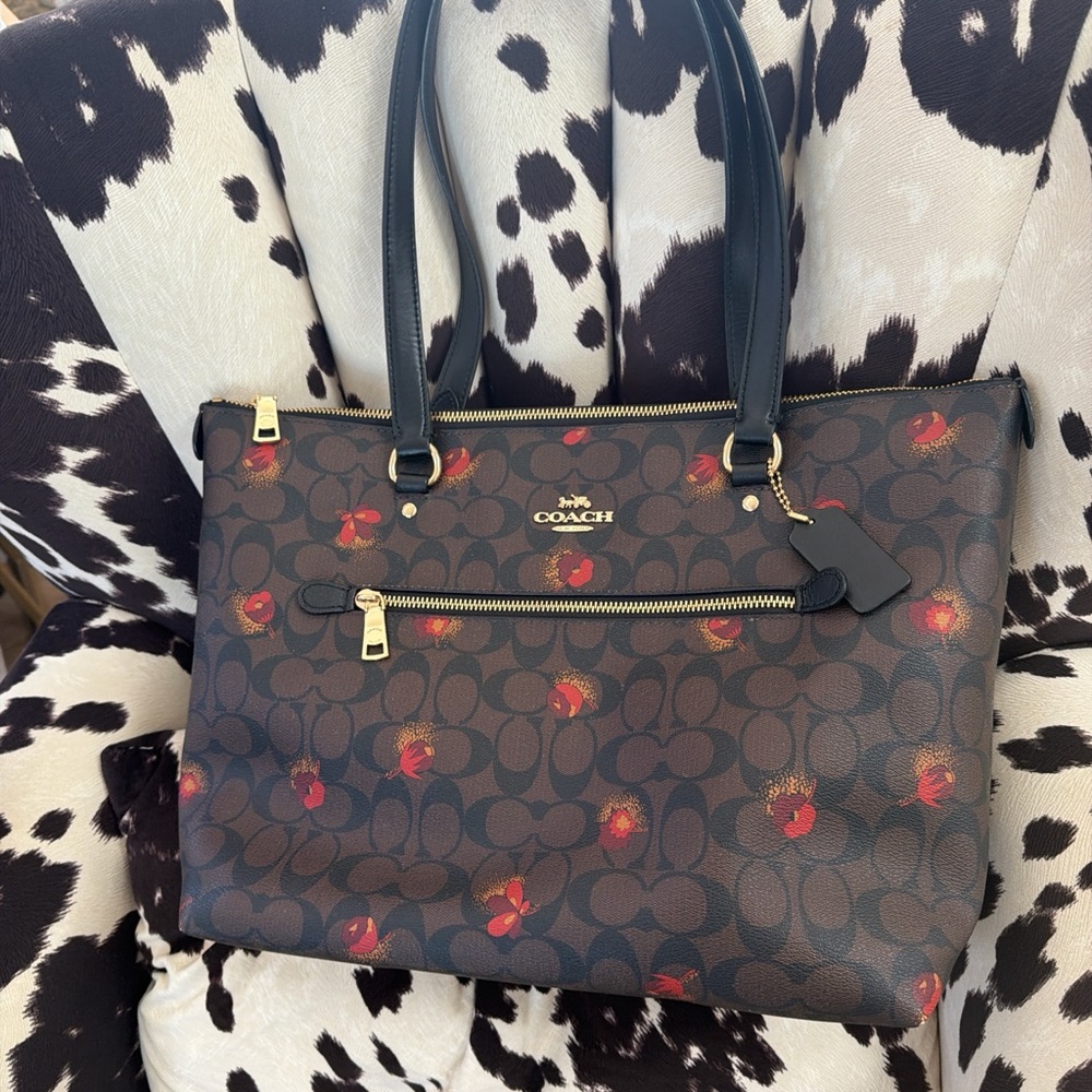 Coach Black and Brown Tote with Red Accents - Picture 6 of 15